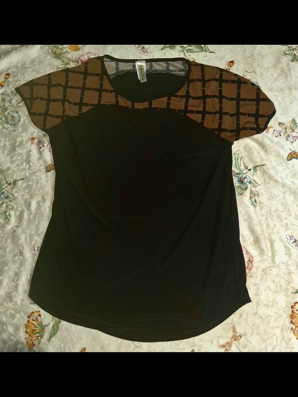 PerSeption Concept Black Top with Brown Grid Yoke